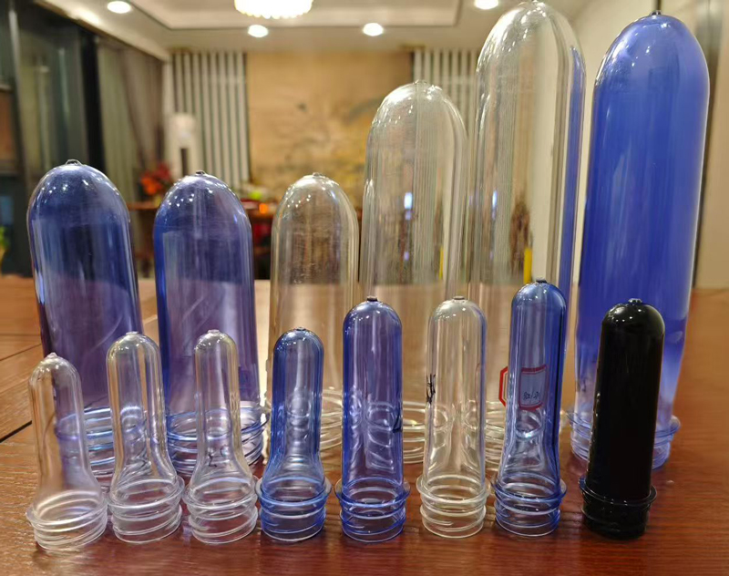 小瓶胚從11.9克到28克，大瓶胚從100克到350克，產(chǎn)品更加豐富